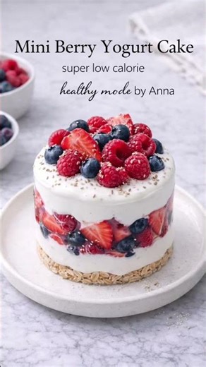 this whole cake is under 200 calories… 🍓high protein, low calorie & actually tastes like dessert🚀