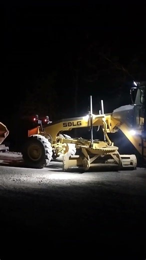 भाई नाइट में मशीन चलाने में मजा ही अलग है night work #excavator #mp