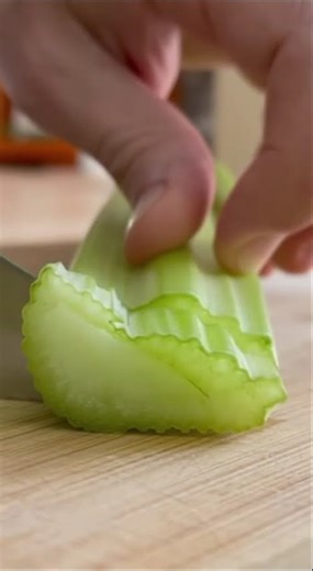 Celery Slicing(Close Up)#asmr #food #crunchynoise #asmrart #satisfying #knifeskill #satisfyingsounds