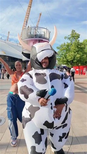 Doja Cat brought all the cows to The O2 🐮 #dojacat #Moo #dojacatlive