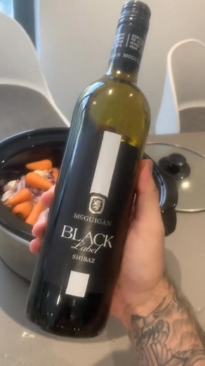 116K views · 487 reactions | Slow cooker beef bourguignon #fyp #fypシ゚ #slowcookerrecipe #FoodLover #Foodie #foodtiktok #slowcooker #mealideas #slowcooker #beefbourguignon Ingredients 700g diced beef 150g diced bacon Button mushrooms Chantily carrots 1 red onion Dijon mustard (tea spoon) Garlic Red wine 200ml Fresh thyme Tomatoe puree Beef stock 100ml Gravy beef granels Add gravy granuels to thicken at the end Low 8-10 hours serve with creamy mash enjoy! | Dadthefoodie | Facebook