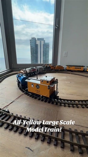 Yellow looks good on a G-Scale model train in Hawaii 😎