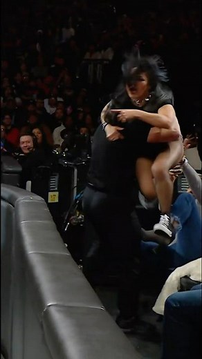 C’mon security… LET THEM COOK 🔥 #RawOnNetflix #WWERaw