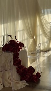 your winter wedding inspiration 🌹✨ A foggy ceremony, a full burgundy floral arch, chrome accents and a sculptural serpentine table. Every detail feels effortlessly stylish. Perfect for a romantic winter wedding with a luxe, modern gothic vibe. Save this for your winter wedding wedding decor inspo! Reposting this gorgeous day from @floraandfernco 💜 Vendors to love: Planner / Stylist / Designer: @christieqphotography Photographer: @inframesphotography Venue: @thebelvedereprovo Florist: @floraand