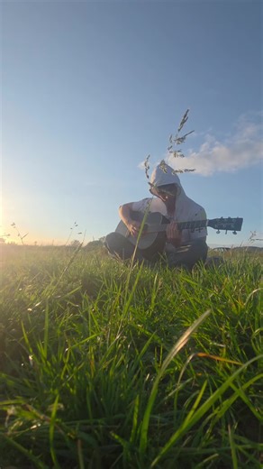 out getting ribs in some random field #guitar #guitarcovers #acousticcovers #acoustic #acousticguitar #mellow #chill #songs #covers #reverb #music #field #nature