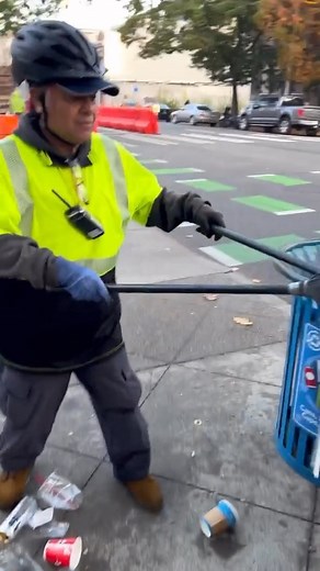 The DSA/MID Clean Team is always on the lookout to put garbage where it belongs. In 2022, our ambassadors collected 34,469 bags of trash, totaling over 1.1 million gallons! It’s all part of our efforts to keep downtown Seattle clean and welcoming for all. If you need assistance with a cleaning issue, submit a service request: https://downtownseattle.org/programs-services/downtown-ambassadors/clean-team/service-request/ #LoveSeaTown #DowntownSeattle #MetropolitanImprovementDistrict #DowntownAmbas