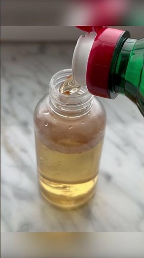 Fleck auf dem Teppich entfernen. Mit diesem DIY Putzmittel kein Problem.