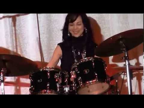 Caravan Jazz ベンチャーズ 女性ドラマー female drummer Duku Ellington