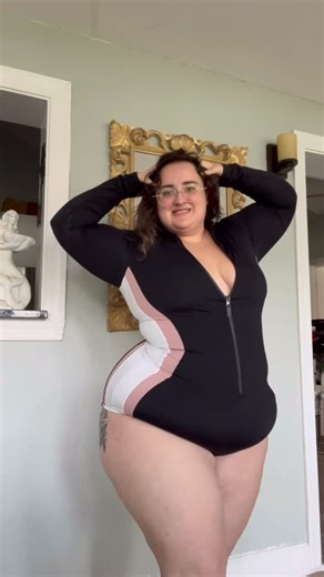 Mermaid Clara on Instagram: "imma need y’all’s full attention for this one! @ta3 sent me this suit and i am OBSESSEDDDDD! i’ve been eyeing these bad boys forever and am so excited i finally got my hands on one. super high quality material, power mesh lined midsection, secure zipper, full front coverage…and of course the waist cinching corset back! hoping to dive in it soon and show it off in the water 🌊 . . #ta3 #ta3swim #gifted #fatpositivity #plussizeswimwear"