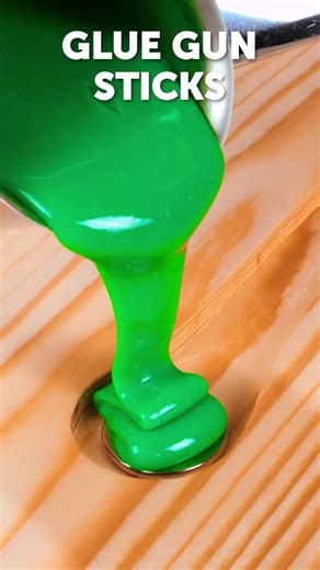 5-Minute Crafts on Instagram: "From melted glue stick to a solid curtain holder 🤯 #geniusdiy #gluehack #homedecor #diyhome #cleverideas"