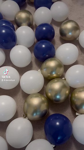 🤍Congratulations kindergarten grads💙#contentcreator #viralreels #fyp #content #balloonartist #columns #Grads 💙💛 #Kindergarten #BookNow #balloondecor | Sierra Starks