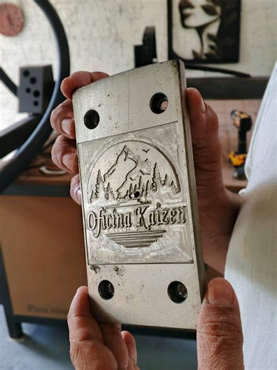plaquinha em alumínio, feito em CNC Router oficina kaizen #oficinakaizen #cnc #arte