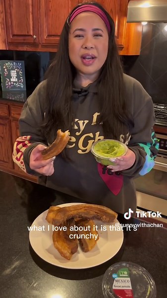 Would you try this? #asmr #foodietok #mexicanfood #guacamole #chicharrones