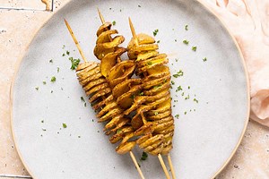 How to Make a Potato Tornado for a Side Dish That's Fun to Make and Eat