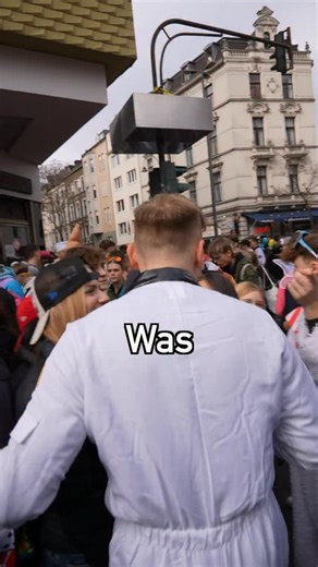 Mandre | Er hat durchgezogen 😂😂 #mandre #karneval | Instagram