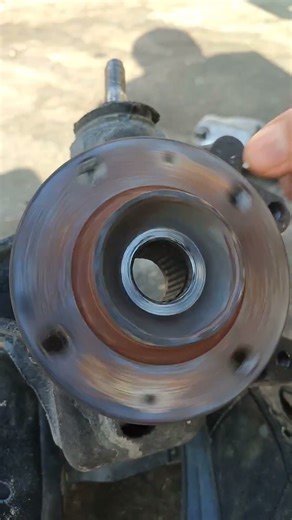 How to diagnose wheel bearing failure