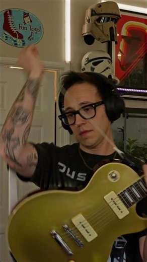 Did you know I play guitar?🙇🏻 Also, amp inside the OP1! #musicproducer #teenageengineering #op1field