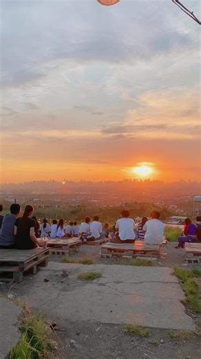 FOUND THE BEST TAMBAYAN IN ANGONO!! GANDAAA!🥺💯 Masakit lang sa mata lalo kapag single ka HAHAHAHAHAHAHA JK #angonorizal #sunset #overlooking #dateideas #chill #peaceful