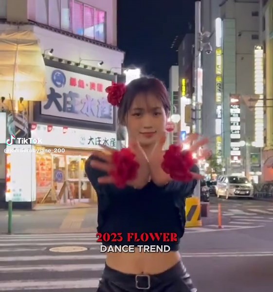 Jisoo's Earthquake Dance Performance Inspired by BLACKPINK