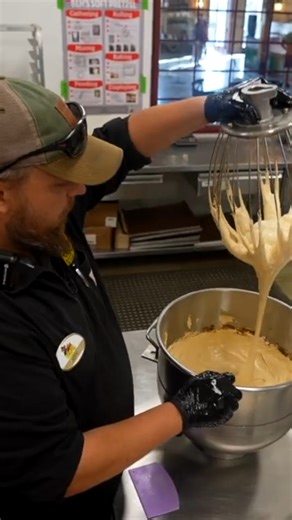 🔥Behind the Scenes: Chef Jeff vs. The Sticky Situation 🍬 Did you know we make our own marshmallows here at Vala’s? Most people don’t — and trust us, they’re easier than you’d think… and also sticky mess (Chef Jeff can confirm 😂). Sticky hands, sweet reward! We’re whipping up vanilla and funfetti marshmallows fresh in the Vala’s kitchen, and you can snag them hot and toasty on your cocoa at the Cider Mill or Lemonade Stand. Yup — we torch them right on top. 🍫🔥 ☕ Perfect for these chilly fall