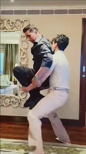 Amazing Dance Performance | Tiger Shroff Beautiful Dance #TigerShroff