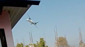 WATCH: In Nepal's worst aviation disaster since 1992, the Yeti Airlines ATR 72 plummeted into a steep gorge, smashed into pieces and burst into flames as it approached the central city of Pokhara on Sunday (Jan 15) morning. https://tdy.sg/3H7dFkv | TODAY