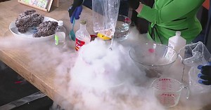 DIY science experiments to explain how comets work