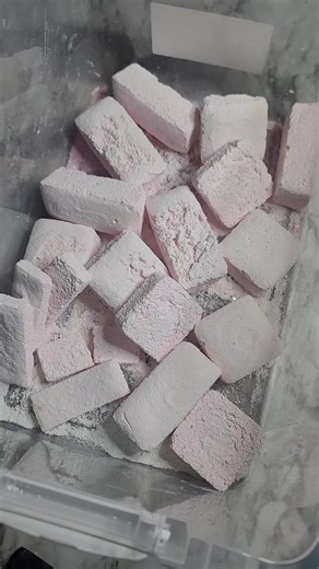 Exploring Addictive Textures with Peroxide and Chalk