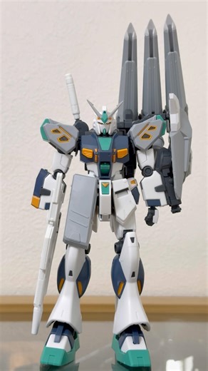半壊というよりほぼ量産型νガンダムでは？HGアリュゼウスを半壊状態にしてみたけど遠くから見たら完全にνガンダムだよな#gundam #gunpla #ガンダム #ガンプラ #hg #閃光のハサウェイ