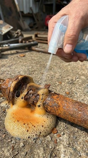 Oxidized Steel Rod Connector Cleaning 🔧 | Satisfying Rust Removal Transformation