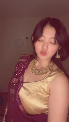 Wanna be my chammak challo ♥️💥 . . . . . . . #foryoupagereels #fypシ゚ #trendingreelsvideo #trendingreel #tiktokviral #instagramreels #instareels #facebookviral #instagram #tiktok #foryoupageシ | Charrybee P