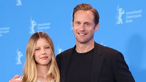 Brutalität und Schreckmomente – das verspricht der neue Film "Infinity Pool". Wie die Dreharbeiten wohl für die Schauspieler waren? | Promiflash