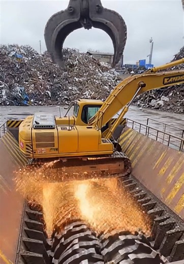 Excavator Destroyed in Heavy Crushing Plant Incident