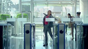 4.9M views · 17K reactions | Hindi lahat ng high tech, nagpapasimple ng buhay. Buti pa sa #PSBank, pwede nang magwithdraw kahit walang ATM card. #SimpleLang #GoCardless #CardlessWithdrawal | PSBank | Facebook