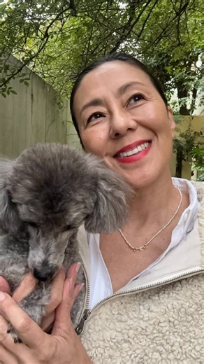 RIKACO on Instagram: "🍂 秋だねー好きだなーこの季節😘 もう少し楽しみたいなぁー🍁#❤️ #大人カジュアル #秋コーデ #パールネックレス #501 #リーバイス #ボタンダウンシャツ #エルメスベルト #パンプス"