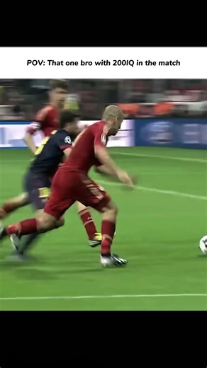 Thomas muller with 200IQ 🧠