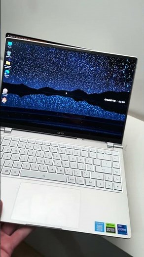 Finally a MacBook Pro 14 Killing Windows Laptop