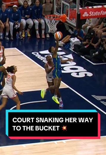 Smooth reverse baseline layup — Courtney Williams cuts through