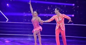 'DWTS' 2021: Watch Suni Lee and Sasha Farber Tear up the Dance Floor During Season Premiere