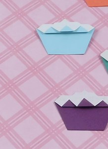 Colorful cupcakes for everyone! Gather the family and make as many as you want with this how-to origami video 😋 Create with us: http://spr.ly/61871hRlR | The Woodlands Mall