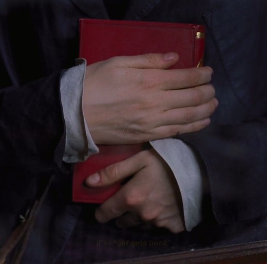 this is exactly why the 2019 version is my favorite version !! (also, thank you all so much for 20k!!! i still cannot believe u guys are still supporting my edits, thank you! 🥹) . [excerpt of greta gerwig’s v.o. is from this interview: SBIFF Cinema Society - “Little Women” Q&A with Greta Gerwig & Amy Pascal (1:44) on youtube (link is in the comment section!)] . #littlewomen #littlewomenedit #littlewomen2019 #jomarch #gretagerwig #gretatok #amymarch #megmarch #marchsisters #saoirseronan #florenc