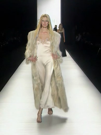 Karolina Kurkova's Iconic Runway for Celine 2001