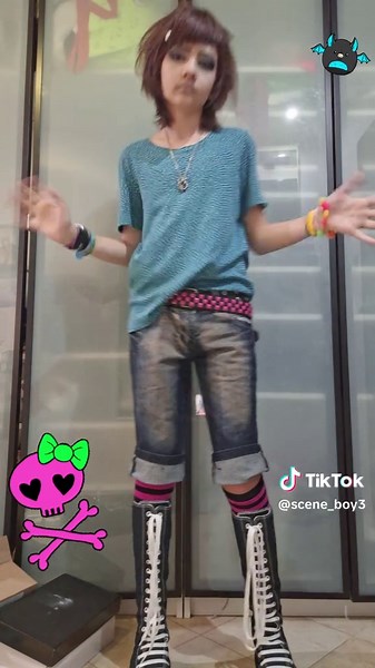 Explore Scenecore Makeup Techniques for a Bold Look