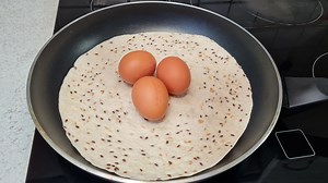 308K views · 1.7K reactions | Cover the eggs with a tortilla! Delicious breakfast recipe in 5 minutes | Mr Chef | Facebook