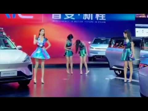 Car Hostess FALLS during Shanghai International Auto Show 2025