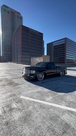 uGLy tRucK 🤕#fyp#corriods#ondgas#baggedtrucks#teambillet#htx#intro#introwheels#trokiando#truckinaround#projecttorque#suelomob#viral