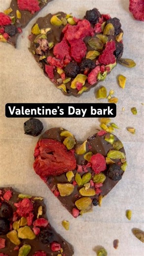 Super easy chocolate bark to make for Valentine’s Day.