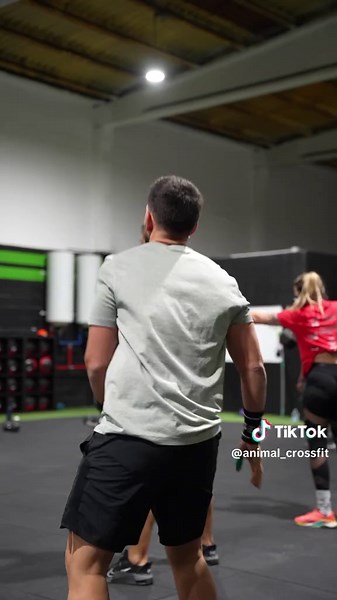 Hay días que el entreno te destruye... y otros que te hace llorar de la risa. A veces, las dos 😂💪 ¡Envíanos un mensaje y consigue tu clase gratuita! 💪 💚🖤CrossFit is for everyone!! 📲 679934417 📩 info@animalcrossfitesparreguera.com 📍 C/ Tres Rieres, 22 - 08292 Esparreguera #CrossFit #AnimalCrossFit #gym #fitness #fit #workout #bodybuilding #motivation #training #love #instagood #lifestyle #fitnessmotivation #spain #healthy #photooftheday #fitnessmodel #muscle #picoftheday #health #strong #