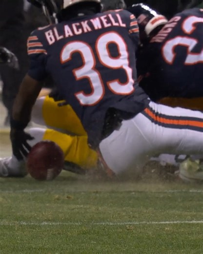 NFL on Instagram: "Bears recover the onside kick in the final minutes ‼️ GBvsCHI on FOX/FOX One watch.nfl.com"