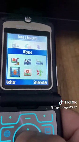 Motorola V3 Cell Phone Features and Fun